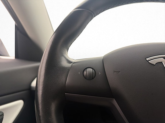 Tesla Model 3 19 of 30