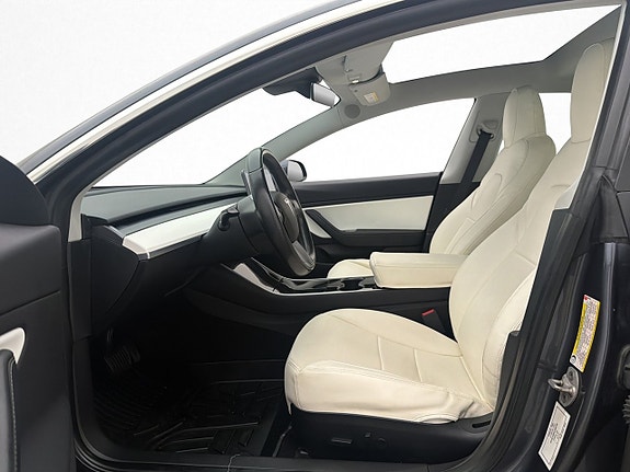 Tesla Model 3 12 of 30
