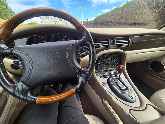 Jaguar XJR 7 of 7
