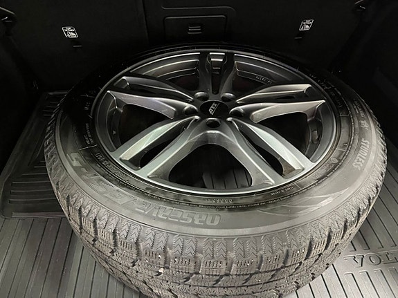 Volvo XC60 17 of 23