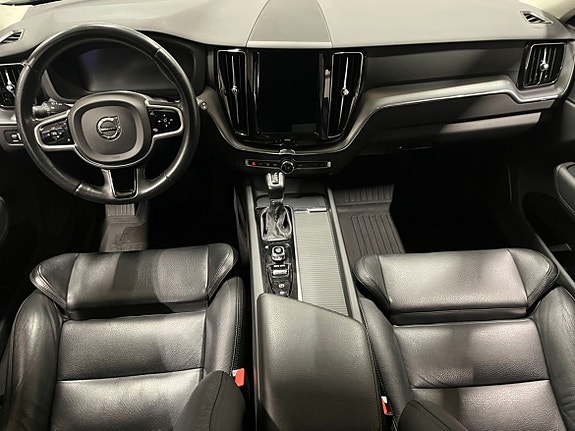 Volvo XC60 5 of 23