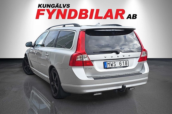 Volvo V70 3 of 7