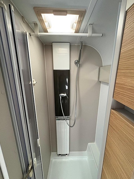 Adria ADORA 572 UT Mover Alde 6 of 15