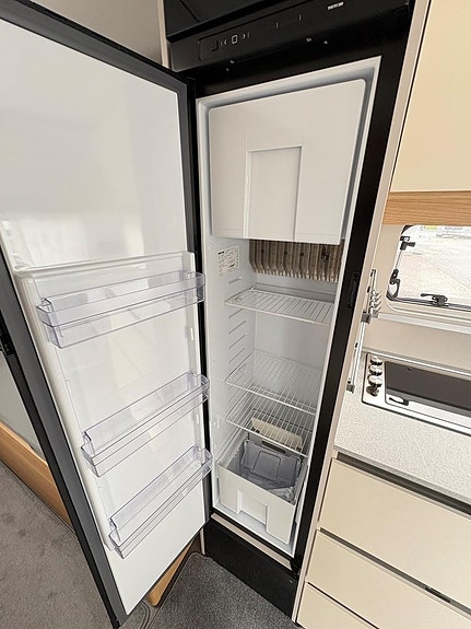 Adria ADORA 572 UT Mover Alde 9 of 15