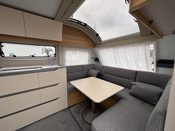 Adria ADORA 572 UT Mover Alde 7 of 15
