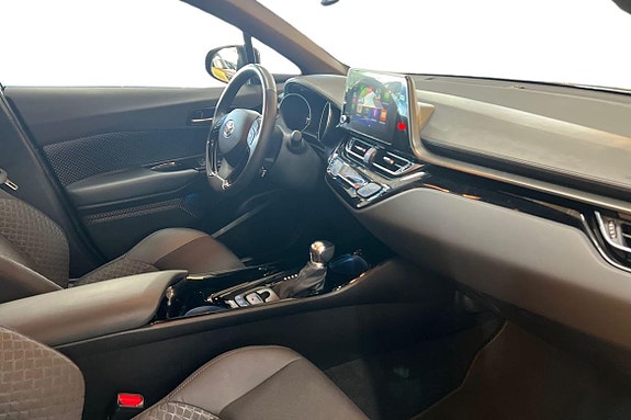 Toyota C-HR 7 of 21