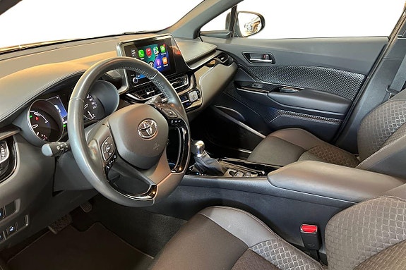 Toyota C-HR 13 of 21