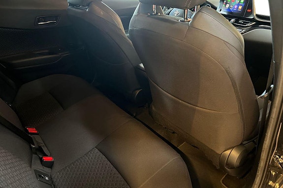 Toyota C-HR 8 of 21
