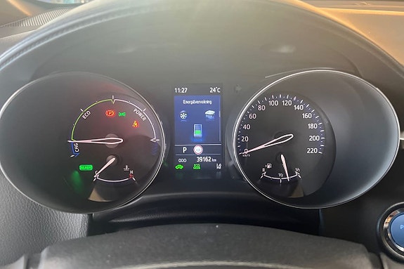 Toyota C-HR 15 of 21
