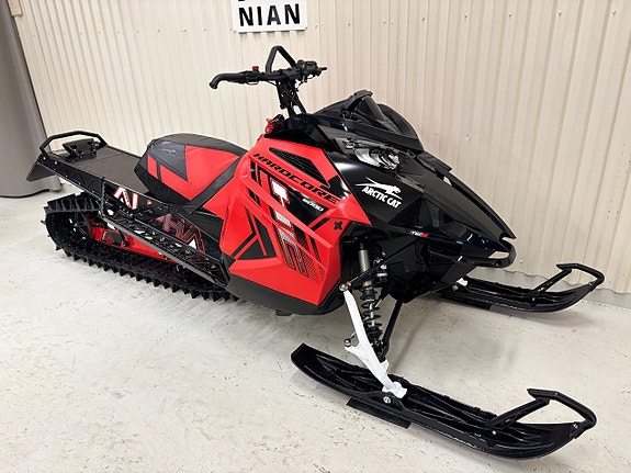 Arctic Cat M 8000 Hardcore Alpha 154 2 of 9