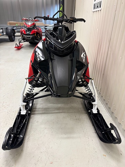 Arctic Cat M 8000 Hardcore Alpha 154 3 of 9