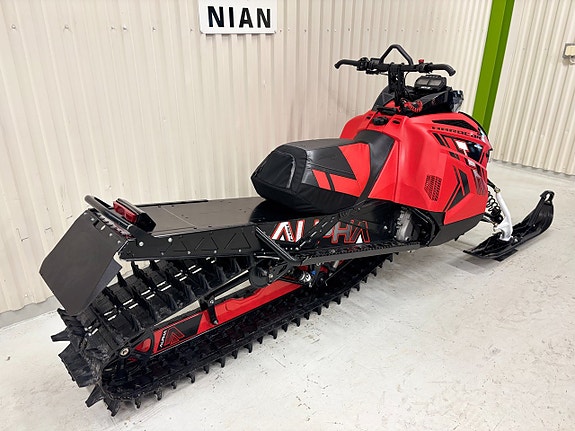 Arctic Cat M 8000 Hardcore Alpha 154 7 of 9