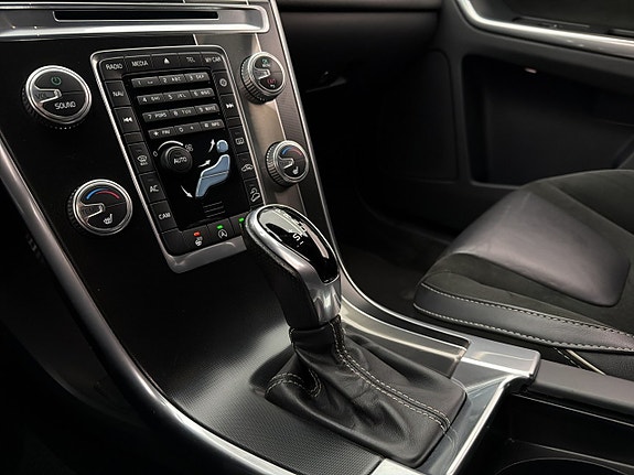 Volvo XC60 24 of 30