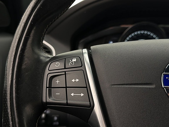 Volvo XC60 16 of 30