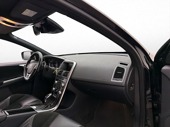 Volvo XC60 27 of 30