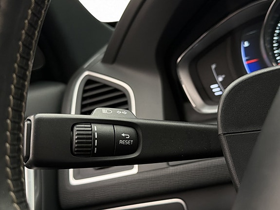 Volvo XC60 15 of 30