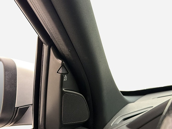 Volvo XC60 14 of 30