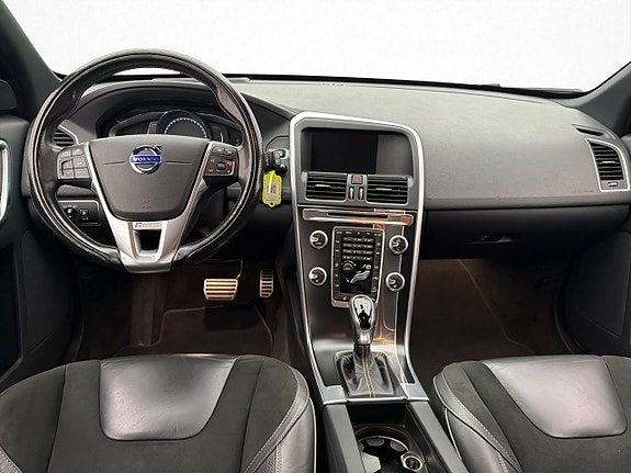 Volvo XC60 13 of 30