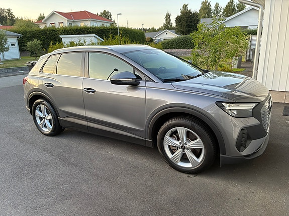 Audi Q4 e-tron 2 of 8