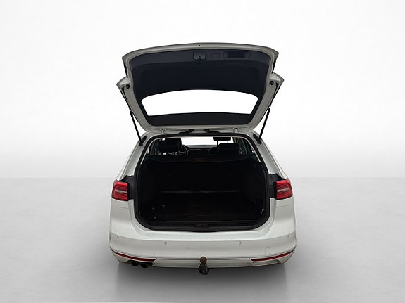 Volkswagen Passat 25 of 29