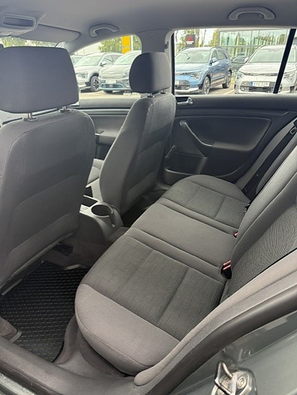 Volkswagen Golf V 6 of 6