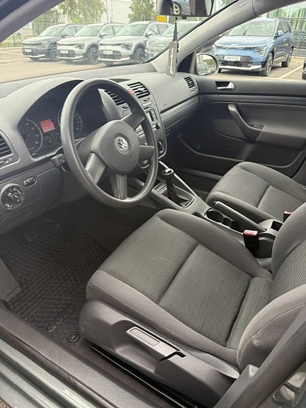 Volkswagen Golf V 5 of 6