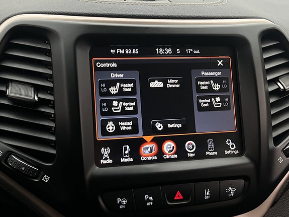 Jeep Cherokee 25 of 30