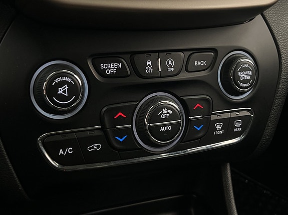 Jeep Cherokee 26 of 30