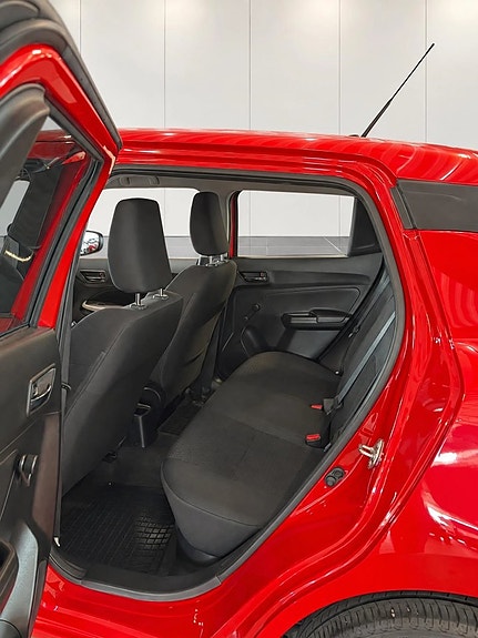 Suzuki Swift 8 of 10