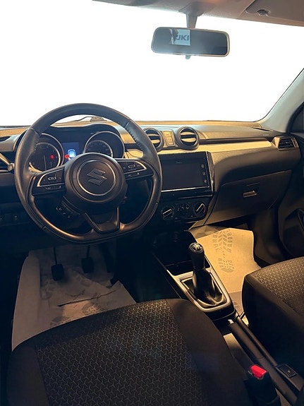 Suzuki Swift 7 of 10