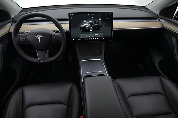 Tesla Model Y 6 of 27