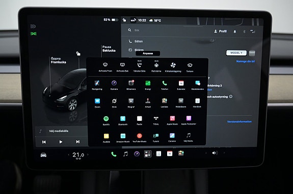 Tesla Model Y 22 of 27