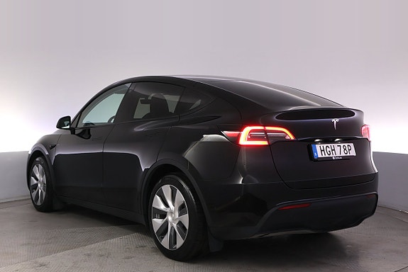 Tesla Model Y 4 of 27