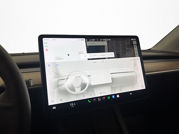 Tesla Model Y 18 of 30