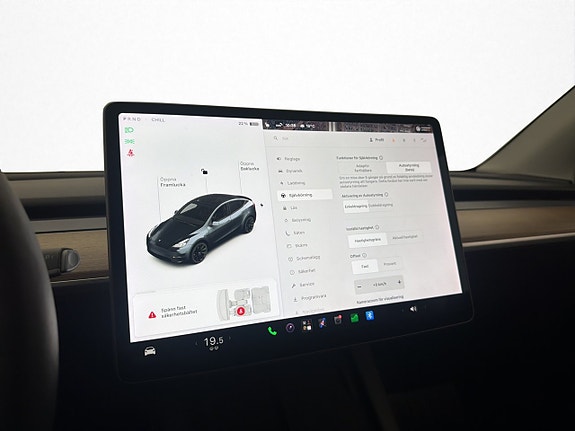 Tesla Model Y 20 of 30