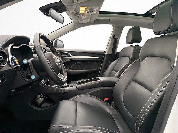 MG ZS 12 of 30