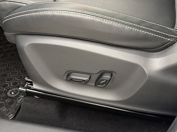 MG ZS 15 of 30