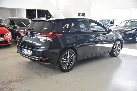 Toyota Auris 3 of 14