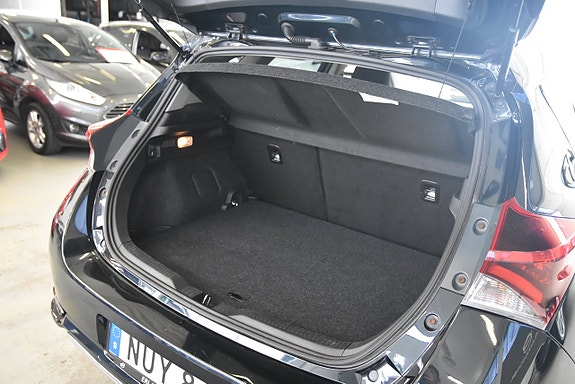 Toyota Auris 14 of 14