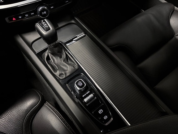 Volvo V60 Cross Country 20 of 30