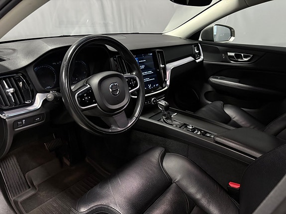 Volvo V60 Cross Country 13 of 30