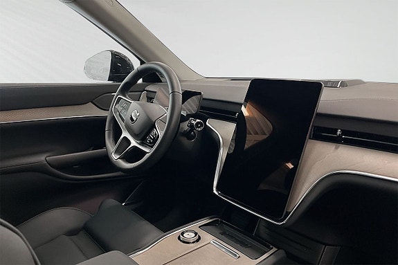 Volvo EX90 6 of 16