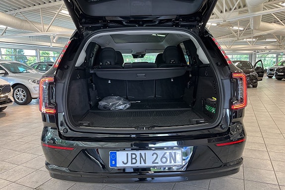Volvo EX90 11 of 16