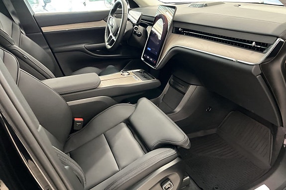 Volvo EX90 9 of 16