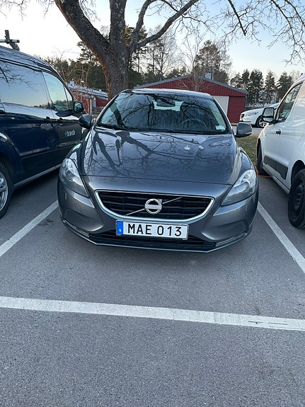 Volvo V40 3 of 3