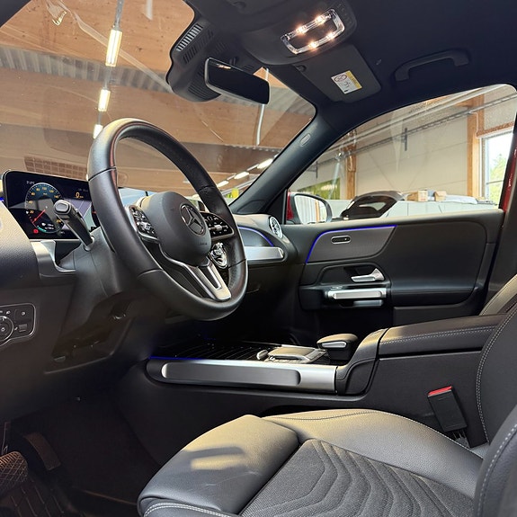 Mercedes-Benz EQB350 9 of 12