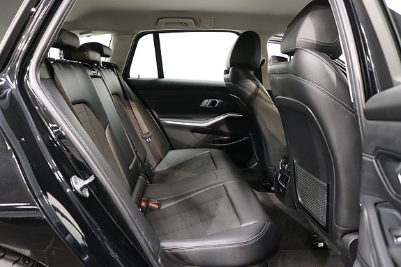 BMW 320d 15 of 26