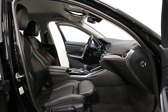 BMW 320d 12 of 26