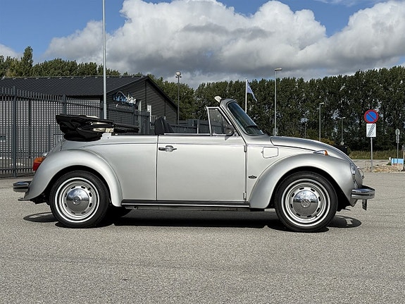Volkswagen 1303 3 of 13