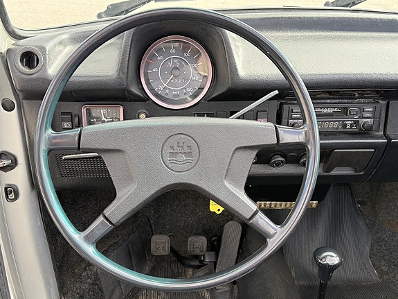 Volkswagen 1303 12 of 13